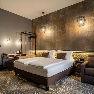 Urban Hotel
