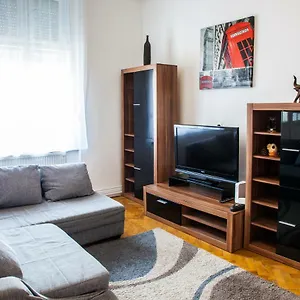 Inner City Apartman