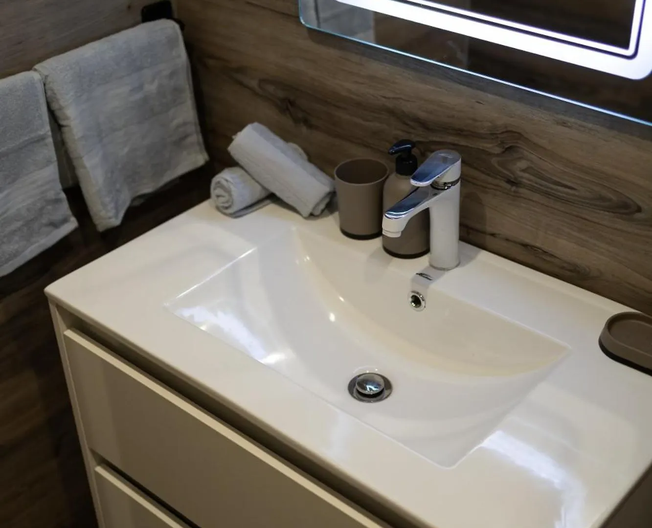 Fonix Apartman Loft 데브레첸 0*,